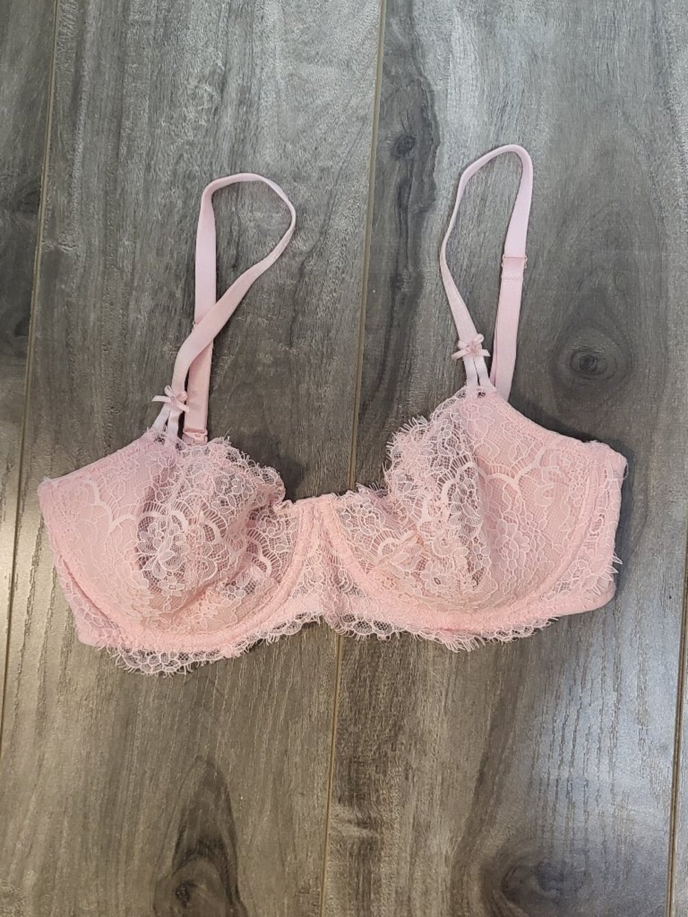 Victoria's Secret Lace push-up without padding bra pink